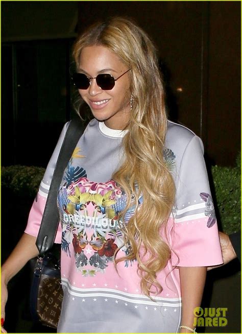 Beyonce Wears Chic T Shirt Dress For Date Night With Jay Z Photo