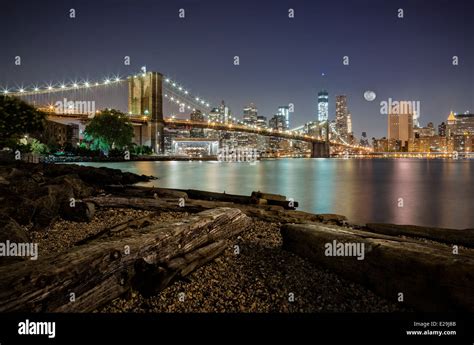 Brooklyn Bridge And Dumbo Park At Night Stock Photo Alamy