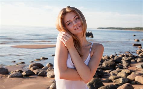 Wallpaper Women Outdoors Model Blonde Sea Shore Sand Looking At Viewer Beach Dress