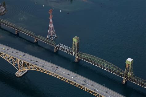Premium Photo Iron Workers Second Narrows Bridge