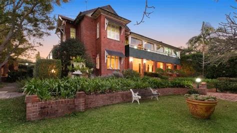Meet Some Of Brisbanes Grandest Homes With History To Match