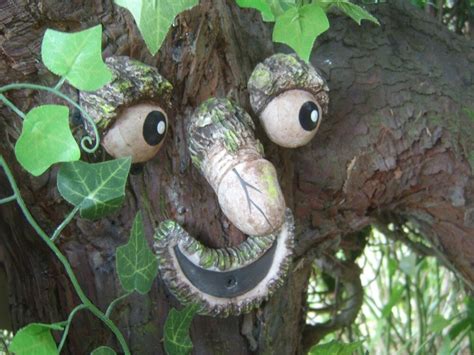 Willy The Tree Face Garden Decoration Ornament Statue