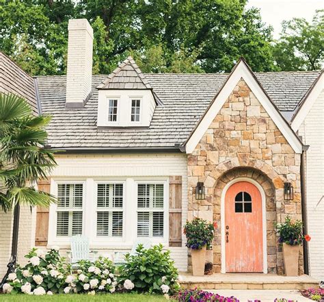 Pin By Maegan Johnson On Curb Appeal Cottage Style Homes