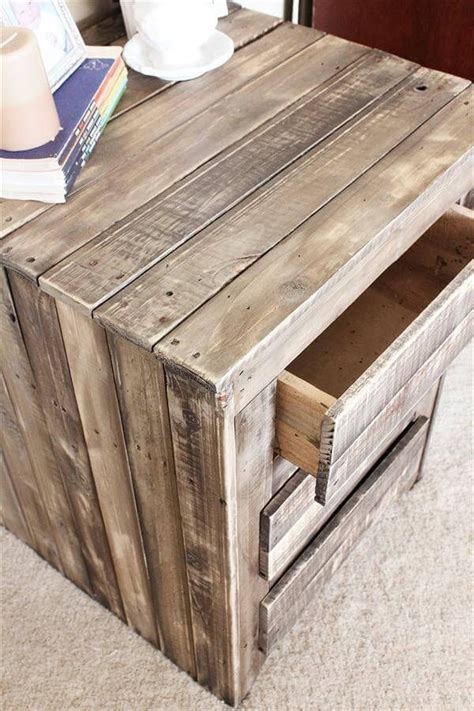 Diy Pallet Nightstand Side Table With Drawers Pallet Crafts Wood