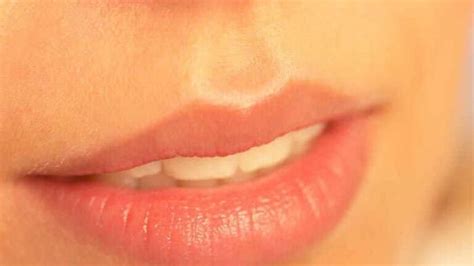 Arti Mitos Kedutan Di Bibir Atas Menurut Primbon Jawa Benarkah Bisa