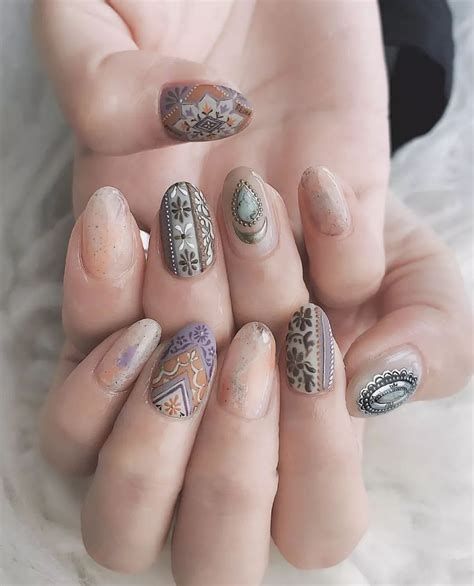 Retro Boho Style Manicure With Images Boho Nails Manicure Gel