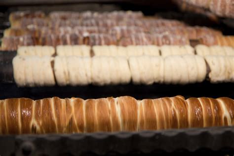 Realizzarete così un tiramisù arrotolato con un cuore morbido e goloso. Trdelnik - l'idea per preparare e cucinare la ricetta Trdelnik