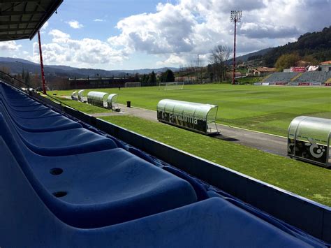 Futebol clube de arouca ɐˈɾowkɐ is a portuguese football club based in arouca, metropolitan area of porto. Estádio Municipal de Arouca - StadiumDB.com