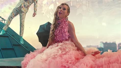 Taylor swift made a good villain. See Every Dreamy Outfit Taylor Swift Wears in 'ME!' Music ...
