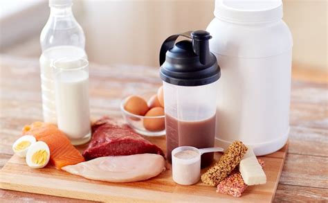 In grams per kilogram of body weight (g/kg) maintenance: How Much Protein, Fat, and Carbs Should You Eat to Gain ...