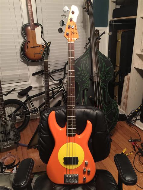 Flea Bass Model32