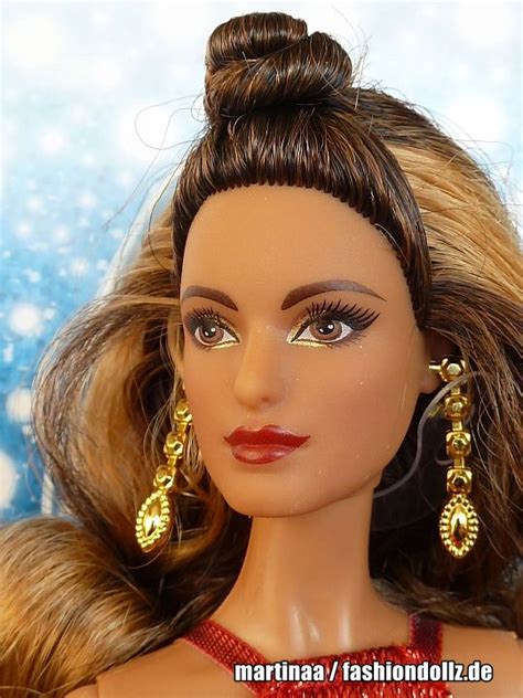 2017 Holiday Barbie Brunette Dyx41