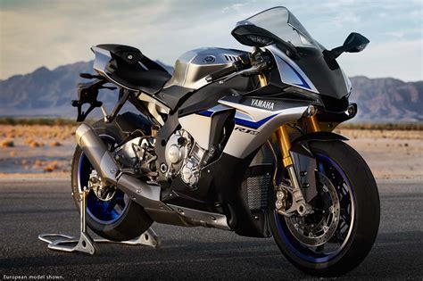 Tersedia dalam 2 pilihan warna dan 1 varian di indonesia. ユーロダイレクトショップブログ 【商品情報】YAMAHA NEW YZF-R1/R1M用パーツ