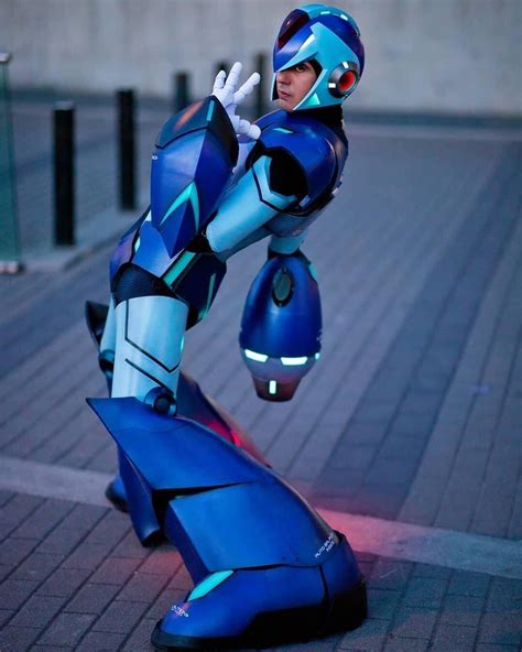 Pin By Robson Negoraro On Cosplay Capcom Cosplay Video Game Cosplay