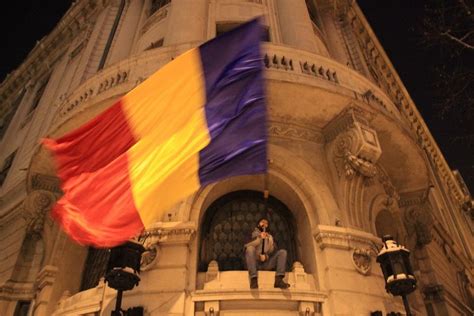 Nu este pentru prima oară când acesta își arată. A vrut să se sinucidă. 'Stegarul dac", internat de poliţie ...
