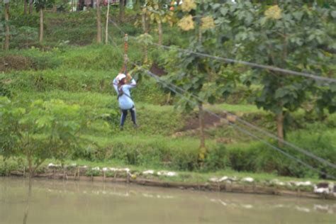 Balok titian adalah alat untuk latihan keseimbangan. Ananda Ratih Dalu Hapsari: Pengalaman Kemah