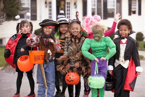Halloween Costumes On Amazon For Under 25 Readers Digest