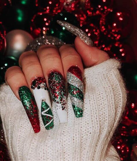 25 Beautiful Acrylic Coffin Christmas Nails Design Ideas For 2021 Entertainmentmesh