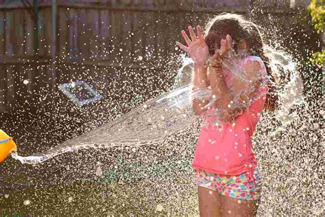 10 Wicked Water Games For Kids That Will Entertain For Hours