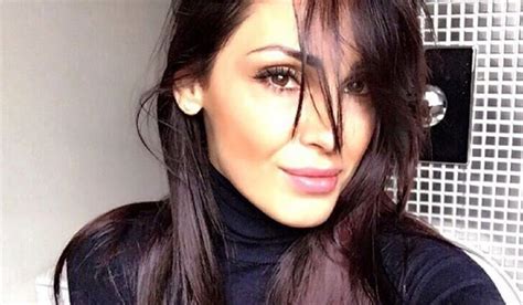 Anche nella vita privata anna tatangelo ha bruciato tutte le tappe, infatti appena 18enne ha iniziato. Sora - La cantante Anna Tatangelo compie oggi 30 anni ...