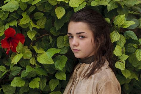 Maisie Williams Celebrity Style Canary Rook