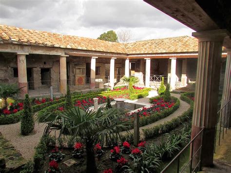 roman courtyard house | Ancient roman houses, Ancient ...