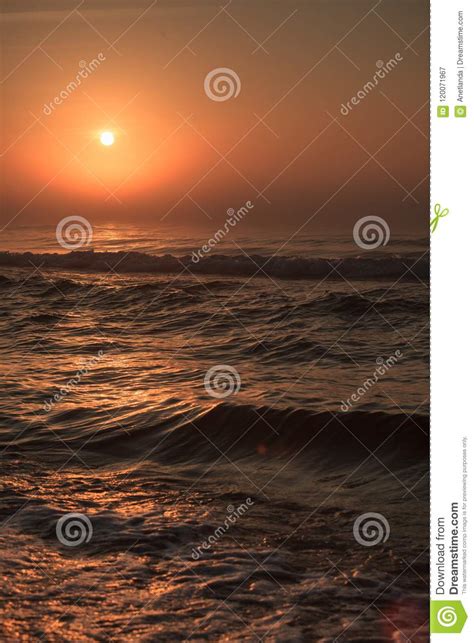 Beatiful Red Sunset Over Sea Surface Stock Image Image Of Scenic