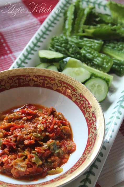 Rahsia sambal belacan padu sedap dan mengancam sambal belacan recipe chapter wan. Sambal Belacan dan Ulam Ulaman - Azie Kitchen