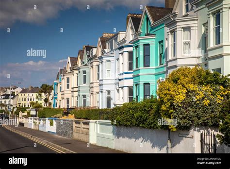 Houses bangor seafront hi-res stock photography and images - Alamy