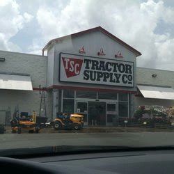 Tractor Supply - Sporting Goods - 10801 Colonel Glenn Rd, Little Rock