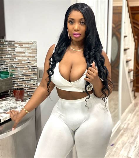 Crisana〽️ariyah On Instagram “hot Coco N Cuddle Season 💗” Thick Girls Outfits Tight Jeans