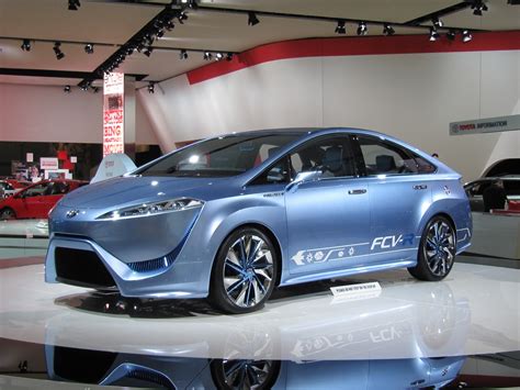 Toyota Fcv R Concept Hydrogen Fuel Cell Vehicle In Detroit Photo Gallery