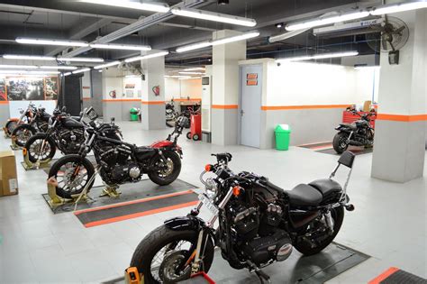 Ziel ist es, dass sie mit dem richtigen, auf ihre bedürfnisse zugeschnittenen bike von uns losfahren. Capital Harley Davidson Showroom in Gurgaon Gurugram