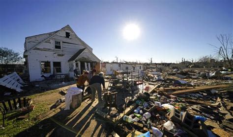‘absolute Decimation Us Tornado Survivors Face Long Recovery