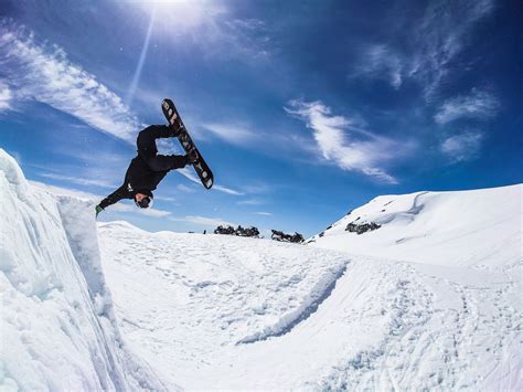 A Snowboarders Quarter Pipe Apex Action Shot With The Xperia 1 Ii