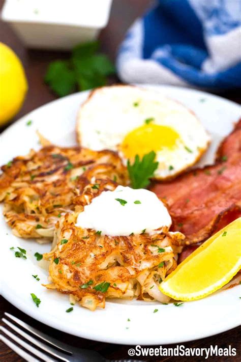 Yummy cauliflower hash browns that you can enjoy by themselves or serve as a side dish. Cabbage Hash Browns Recipe - Sweet and Savory Meals