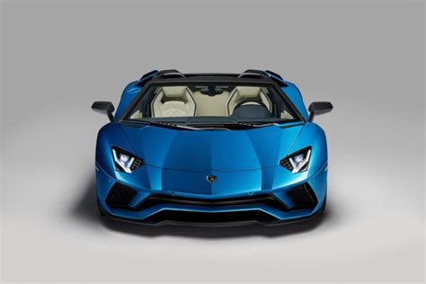 Lamborghini Aventador S Roadster 740 Cv Con Il Vento Tra I Capelli