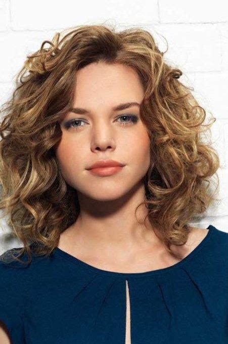 Hairstyle Update Wavy Layered Wavy Shoulder Length