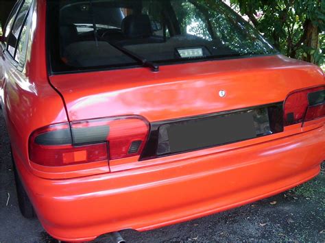 Tiba pulang sekolah andi langsung bergegas pulang kerumah dan mencari makan yang ada diruang tamu mereka karena sudah merasa lapar andi memakan semua makannya tanpa meninggalkan makan siang untuk anisa kakak nya itu. My Life: KERETA UNTUK DIJUAL