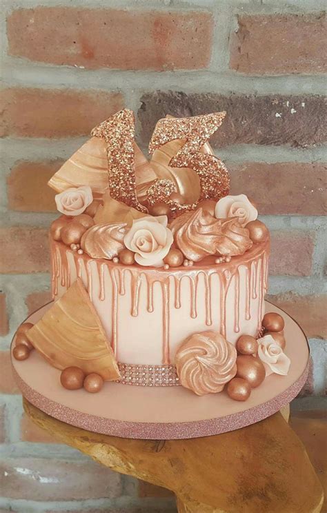 Rose gold drip cake drip cake rose gold cake Projekty tortów Słodycze Torty urodzinowe