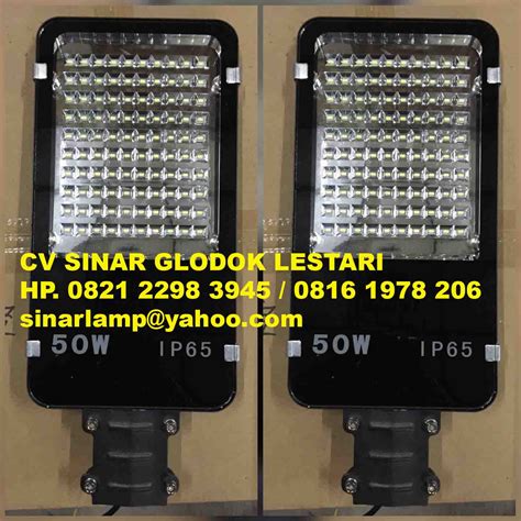 Lampu pju led 60 watt osram (ac/dc) adalah solusi penerangan jalan hemat energi, bila dibandingkan dengan lampu jalan jenis halogen, mercury dan sejenisnya.lampu pju led osram ini merupakan platform paling sederhana untuk mengoptimalkan antara kinerja dan biaya, karena pencahayaannya di rancang khusus untuk aplikasi jalan tipe me3∼5. Harga Lampu Pju Led 50 Watt Philips - LAMPUKITA