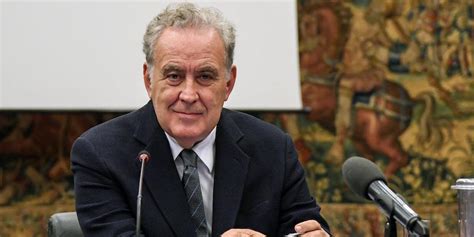 He also served till october 2005 as member of the european parliament for southern italy with the olive tree, part of the socialist group and sat on the european parliament's. Il M5S è di "destra pura", secondo Michele Santoro - Il Post