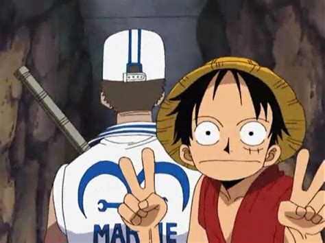 Luffy Marine Funny Peace Signs One Piece One Piece Comic One Piece