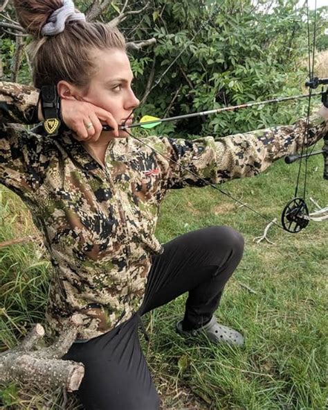 15 Fierce Female Hunters You Need To Follow Midland Radio