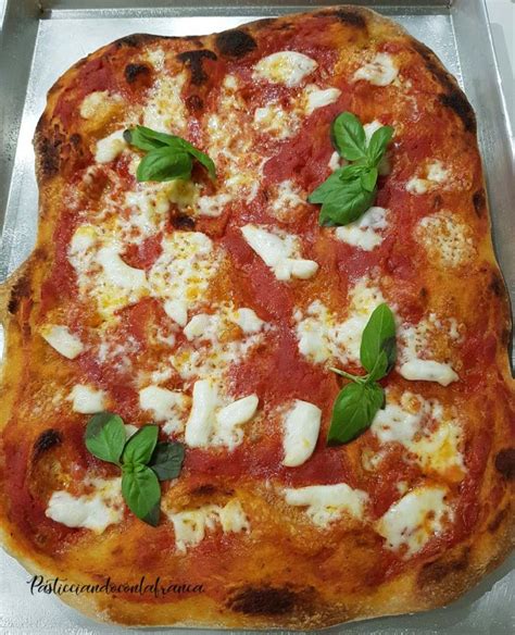 Pizza Margherita Fatta In Casa Napoli A Casa Vostra