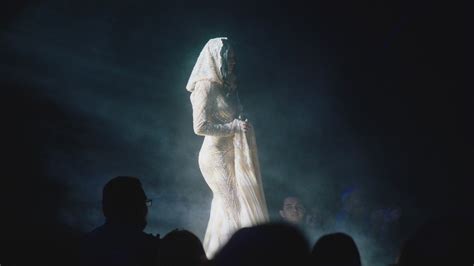 Nicole Scherzingers The Masked Singer Performance Looks