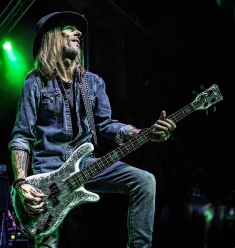 Former Pantera Bassist Rex Brown To Sell Guitars Amps And Other Gear