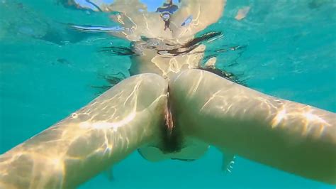 Island Fuck Adventure Underwater Sperm Liking From Vagina