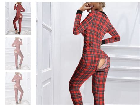 Why Are Ads For Pajamas With A Butt Flap Taking Over The Internet