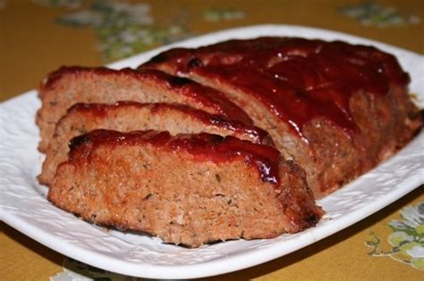 Delicious meatloaf topped with garlicky mashed potatoes, melted cheese and bacon. All-American (Turkey) Meatloaf